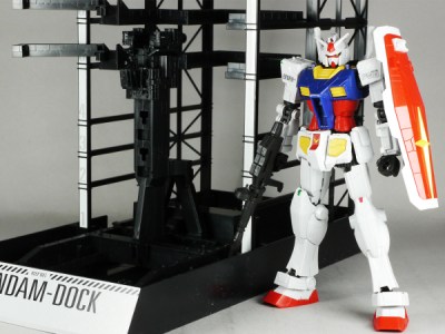 1/144 RX-78F00 Gundam & G-Dock Gunpla