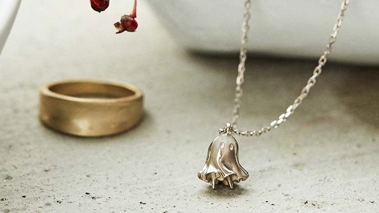 NieR Reincarnation mama carrier necklaces