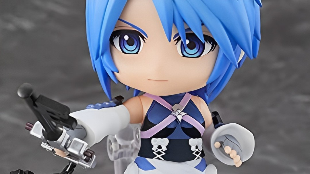 Aqua Nendoroid looks determined as she holds her Key Blade.