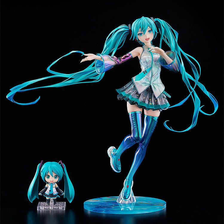 Hatsune Miku 0x27 Eternal Stream Figure - compared with Nendoroid